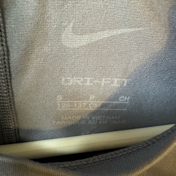Nike Dri-Fit T-Shirt. Size S Kids.  New with tags. - Picture 2 of 4
